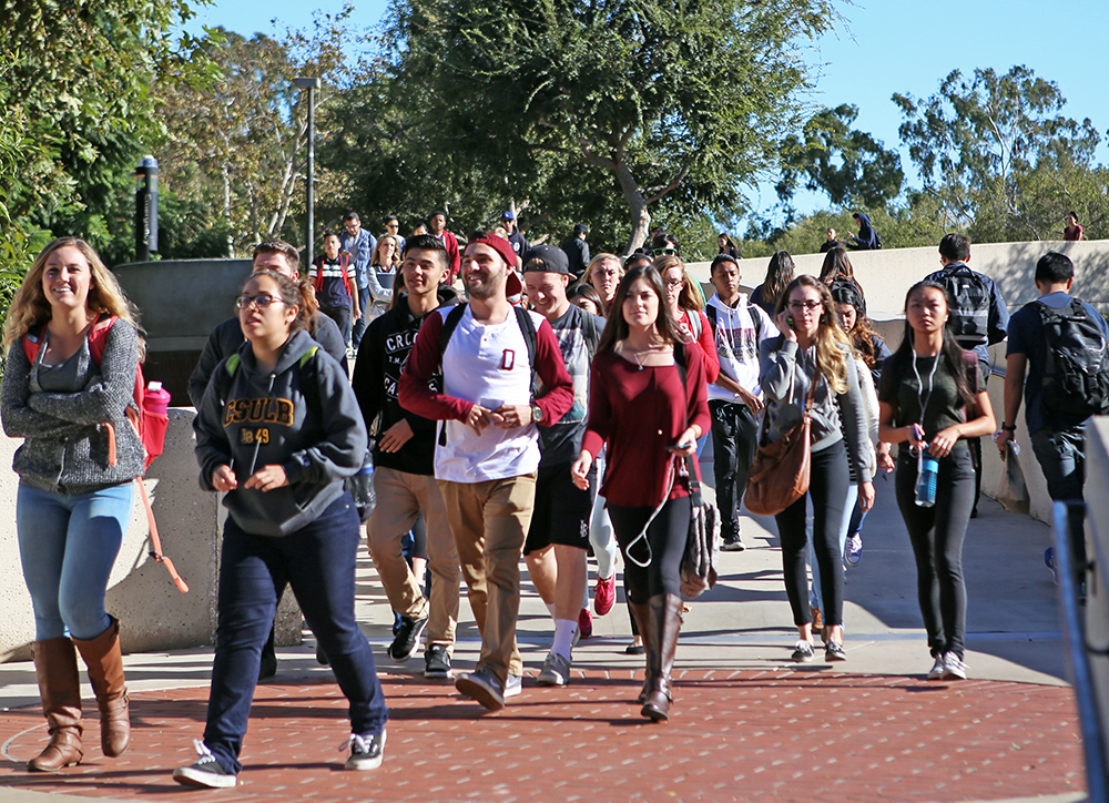 دانشگاه ایالتی کالیفرنیا، همچنین به عنوان CSU شناخته می شود، یک سیستم دانشگاهی دولتی در کالیفرنیا است که از 23 پردیس در سراسر ایالت تشکیل شده است.