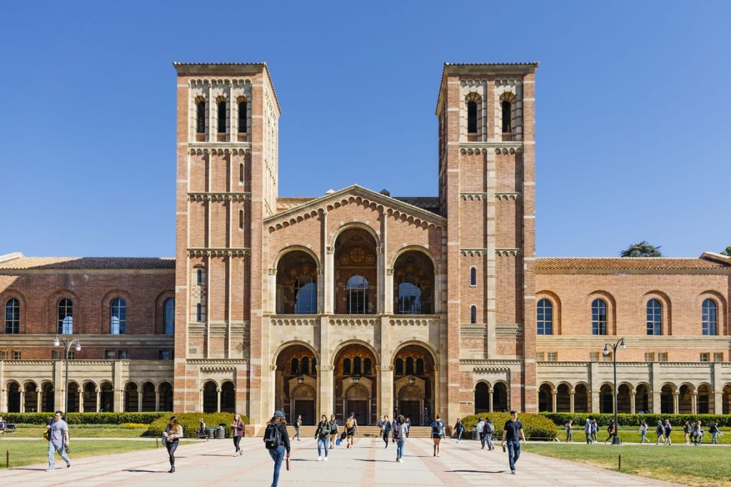 دانشگاه کالیفرنیا UCLA