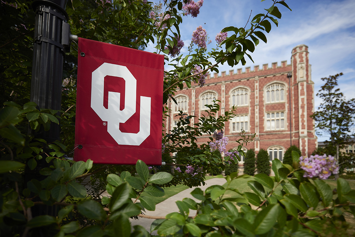 دانشگاه اوکلاهما (OU) University of Oklahoma یک دانشگاه تحقیقاتی دولتی در نورمن، اوکلاهما است. این موسسه در سال 1890 تأسیس شد.