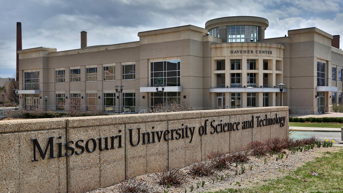 Missouri S&T طیف گسترده ای از برنامه های کارشناسی و کارشناسی ارشد را در مهندسی، علوم، تجارت و هنر و علوم انسانی ارائه می دهد.